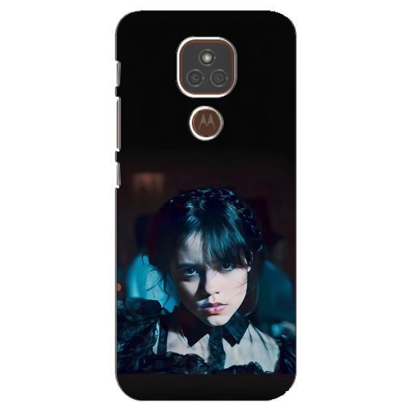 Чехлы Венсдей на Motorola MOTO E7 Plus Уэнсдей (AlphaPrint) – взгляд Уэнздей