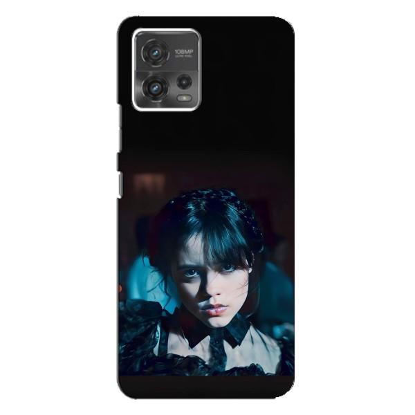 Чехлы Венсдей на Motorola MOTO G72 Уэнсдей (AlphaPrint) – взгляд Уэнздей