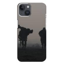 Чехлы на военную тематику для iPhone 14 Plus (Бой солдат)