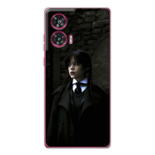 Чехол с дизайном Венздей 2 на Motorola Edge 50 Fusion – Уэнсдей в костюме