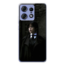 Чехол с дизайном Венздей 2 на Motorola Edge 50 Pro – Уэнсдей в костюме