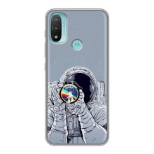 Чехол NASA для Motorola MOTO E40 (AlphaPrint) (Космонавт фото)