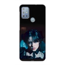 Чехлы Венсдей на Motorola MOTO G10 Уэнсдей (AlphaPrint) (взгляд Уэнздей)