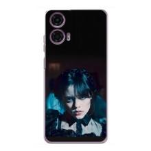 Чехлы Венсдей на Motorola MOTO G24 Power Уэнсдей (AlphaPrint) (взгляд Уэнздей)