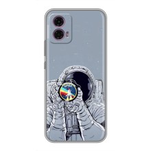 Чехол NASA для Motorola Moto G35 (AlphaPrint) (Космонавт фото)