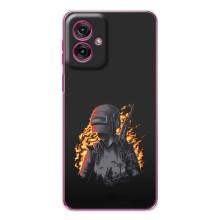 Силиконовый чехол с картинкой "Герой Pubg" на Motorola Moto G55 (В огне)