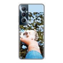 Чехлы с изображением разных животных для Realme C65 (Ежик на руках)