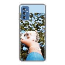 Чехлы с изображением разных животных для Samsung Galaxy M52 (Ежик на руках)