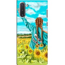 Чехол Стильные девушки на Samsung Galaxy Note 10 (Девушка на поле)