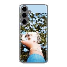 Чехлы с изображением разных животных для Samsung Galaxy S24 Plus (Ежик на руках)