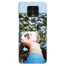 Чехлы с изображением разных животных для TECNO Camon 16 (Ежик на руках)