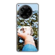 Чехлы с изображением разных животных для Tecno Camon 30 (CL6) (Ежик на руках)
