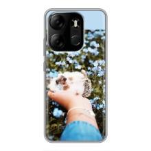 Чехлы с изображением разных животных для Tecno Spark Go 2023 (BF7) (Ежик на руках)