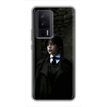 Чехол с дизайном Венздей 2 на Xiaomi POCO F5 Pro – Уэнсдей в костюме