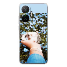 Чехлы с изображением разных животных для Xiaomi POCO F7 (Ежик на руках)