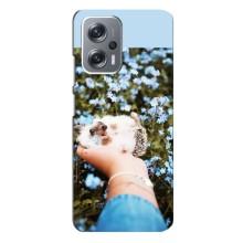 Чохли з зображенням різних тварин на Xiaomi Redmi Note 12 Pro Plus (Їжачок в руці)